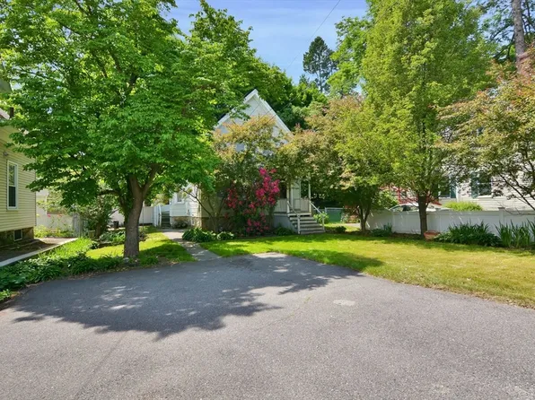 54 Railroad St, Methuen, MA 01844