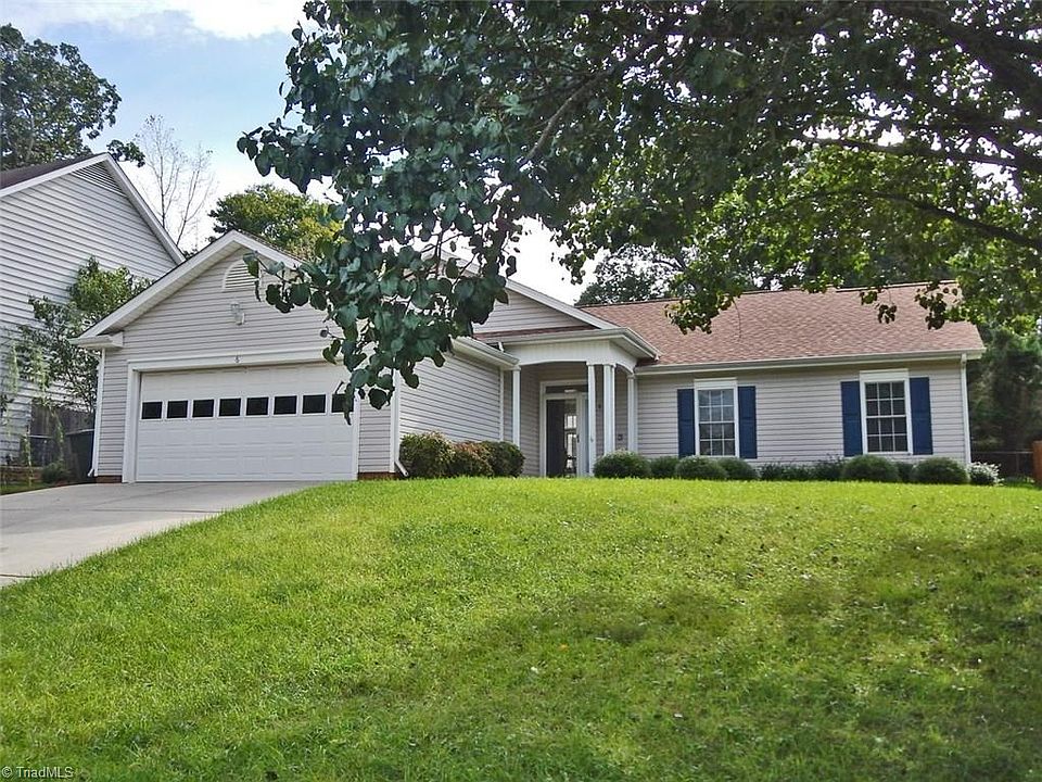 1st image of 6 Montford Ct