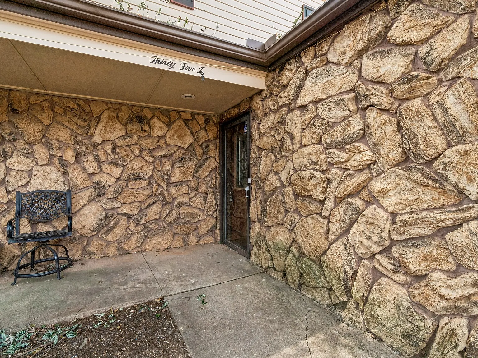 3 bed, 2.5 bath, 1737 sqft, $1,595 — Photo 2