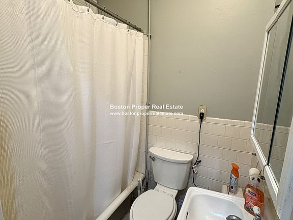 5th image of 177 Marlborough St APT 1