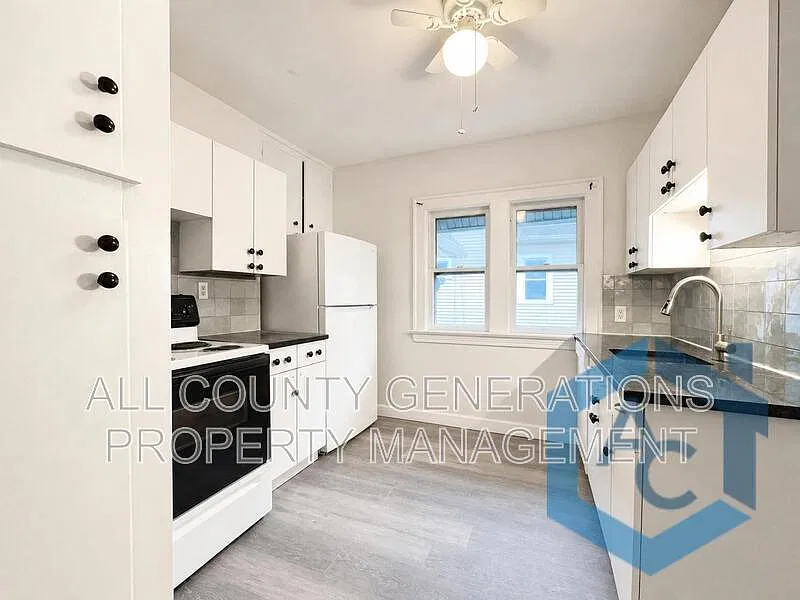 2 bed, 1.0 bath, $1,000 — Photo 2