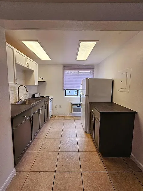 2154 Bradford St Apt 226 - Apt 226 — Photo 3