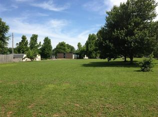 204 E College St, Ash Grove, MO 65604