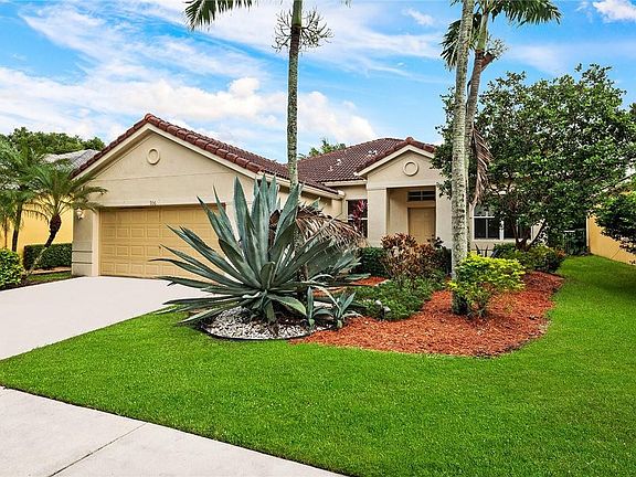 2nd image of 906 Nandina Drive