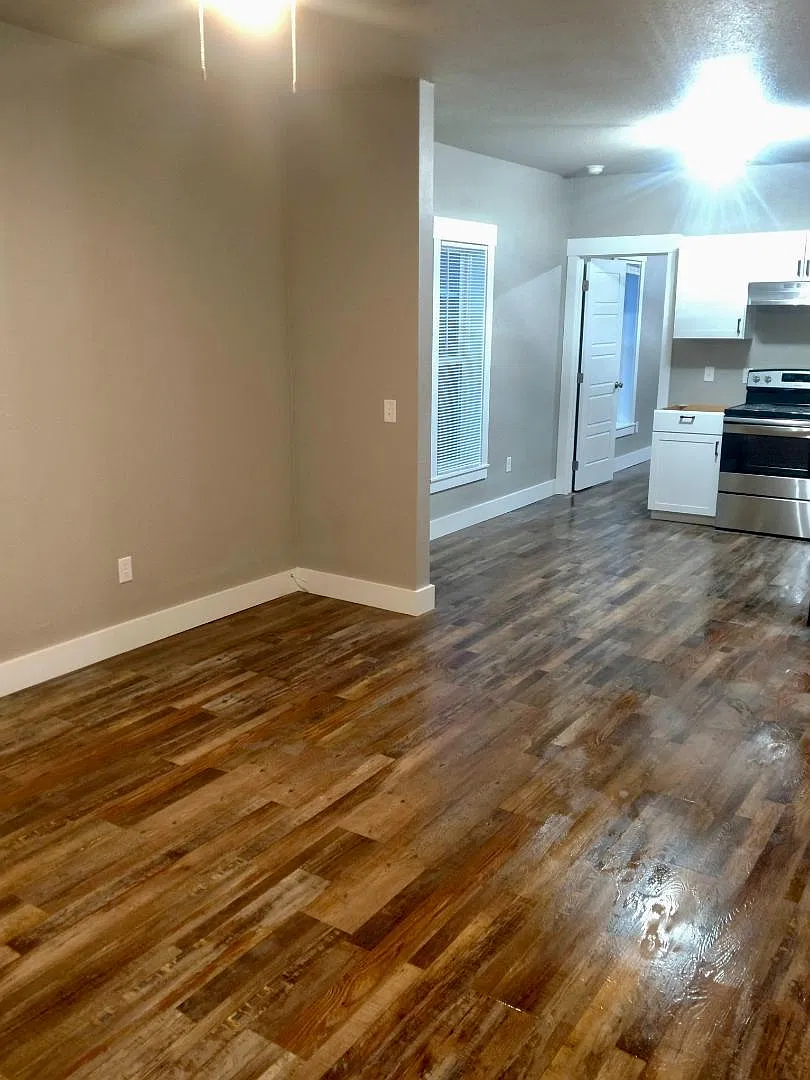 206 N 18th St - Apt 1 — Photo 2