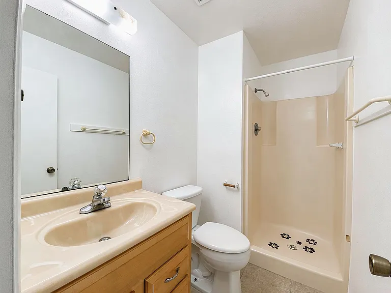 1029-1031 Jacks Street — Photo 10