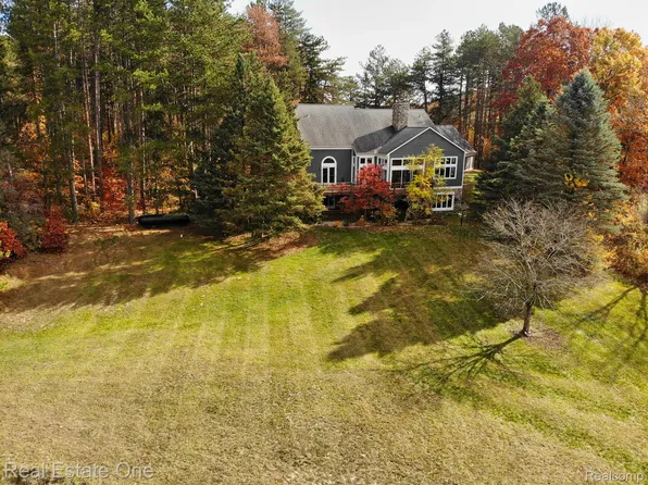 1573 Kile Rd, Metamora, MI 48455