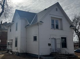 1405 C St, Lincoln, NE