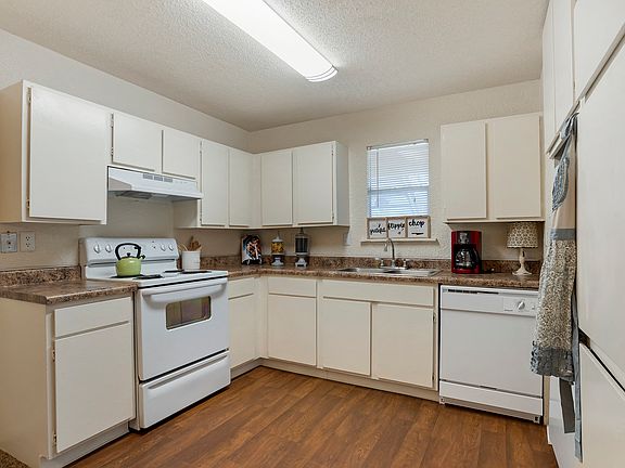 2nd image of 2144 Lakeshore Dr #4646B