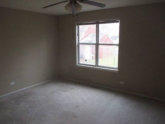 5th image of 29W444 Candlewood Ln