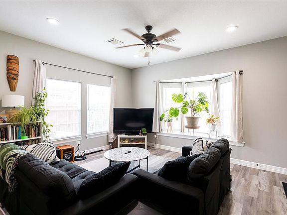 5th image of 6914 Avenue O #1