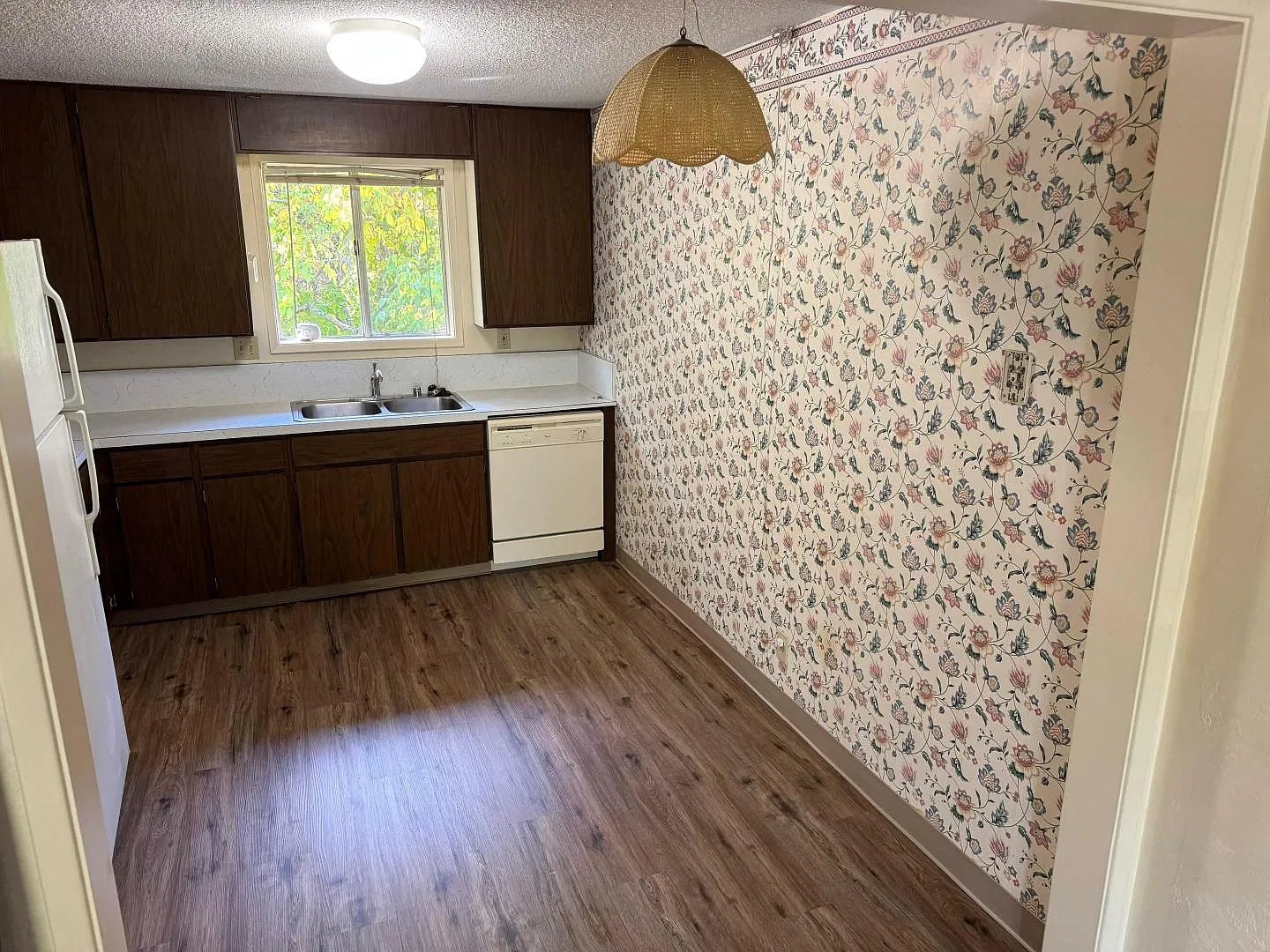 855 Park St - 16 — Photo 2