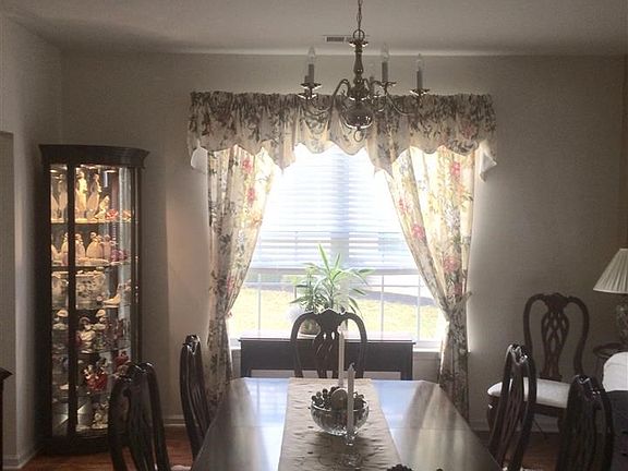 2nd image of 416 Scarborough Ct