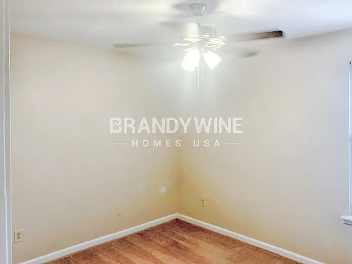 3363 Hampstead Dr — Photo 9