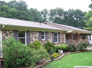 512 S Mountain Dr, Trinity, AL 35673