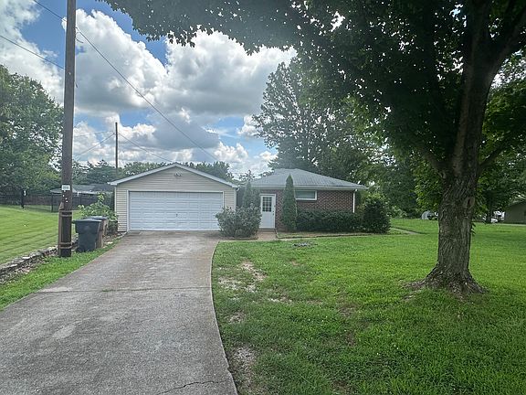 3rd image of 107 Graeme Dr