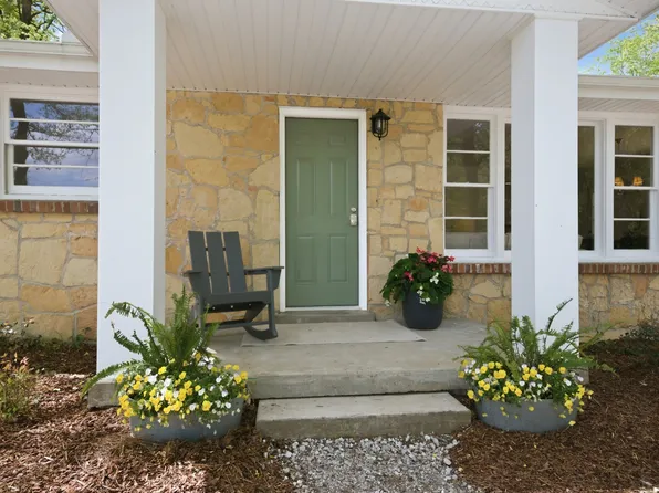 1566 Porter Rd, Burns, TN 37029