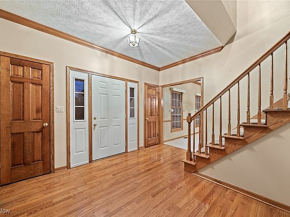 2nd image of 5931 Laurawood Ln