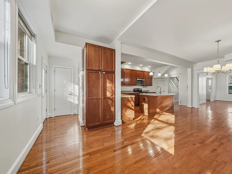 51 Girard St NE — Photo 6