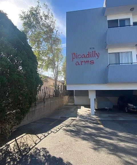8822 W. Cadillac Ave. — Photo 1