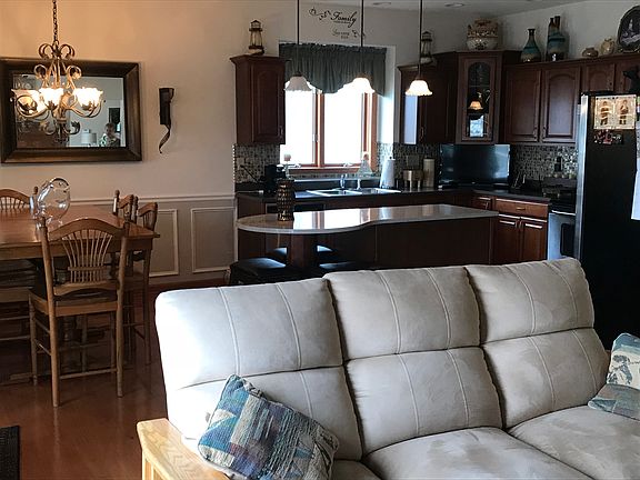 seating area off of kitchen