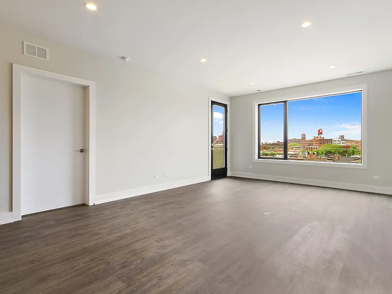 2109 S Halsted LLC — Photo 4