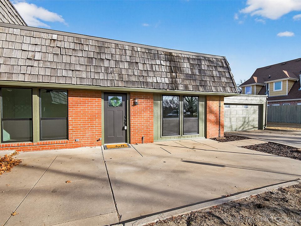 1st image of 1 SE Shadowlake Dr #1
