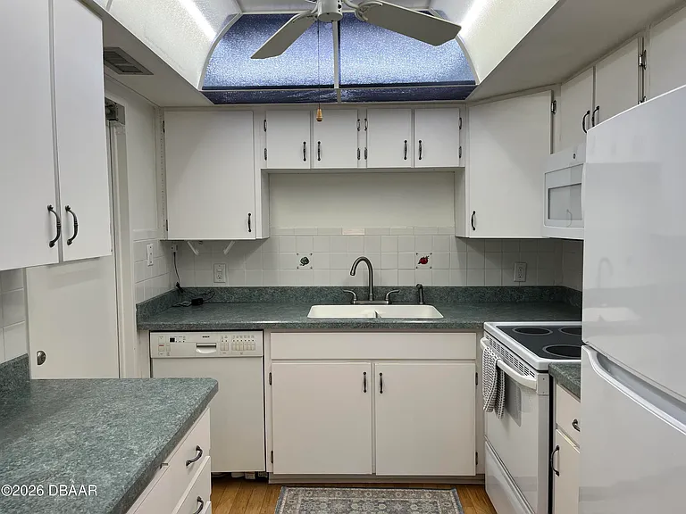 1224 S Peninsula Dr #322 — Photo 8