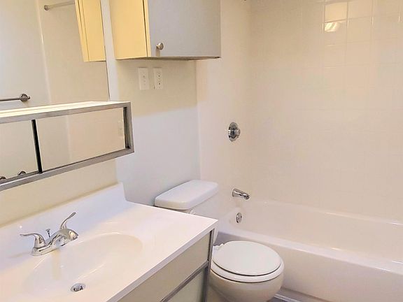 5th image of 1411 Winding Brook Cir #285
