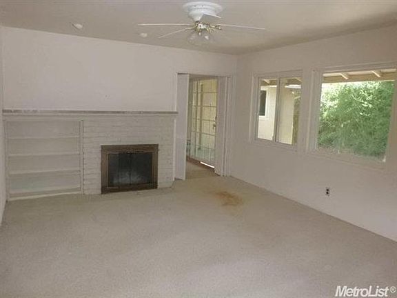 3rd image of 1821 Vesta Way