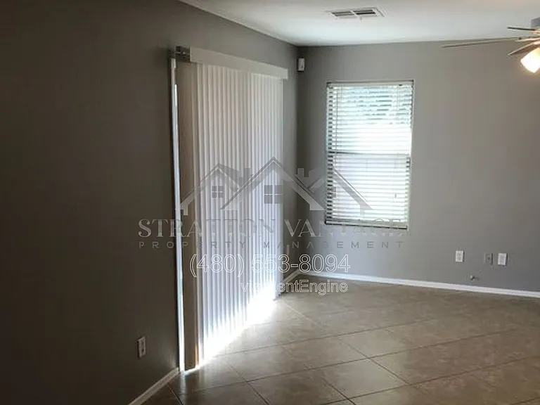 1101 E Elm Rd — Photo 16