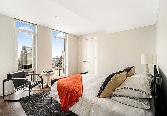 5th image of 120 Nassau St APT 28D