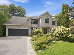 2080 Fairbanks Ave, Ottawa, ON K1H 5Z1