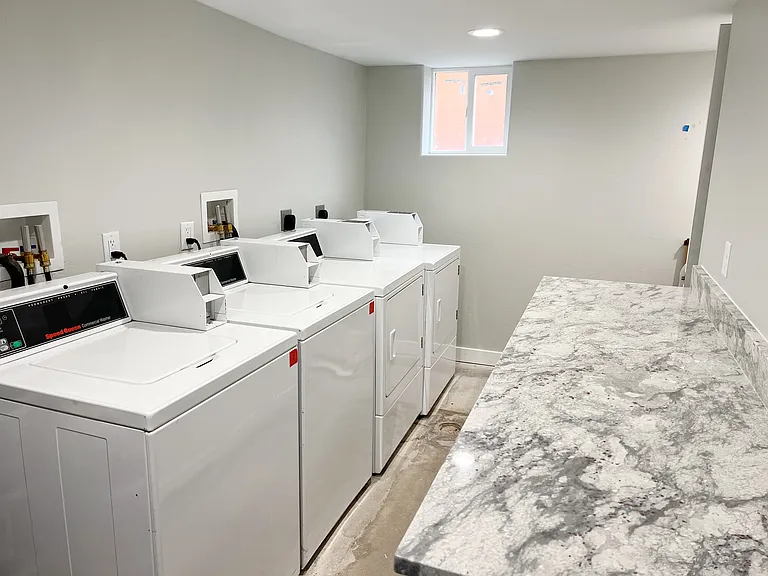 642 N 400 E — Photo 27