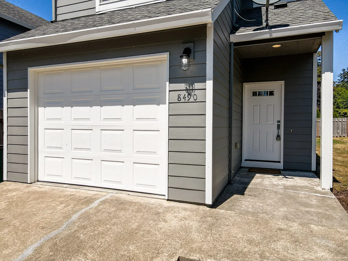 Building Photo - 8490 Marigold St