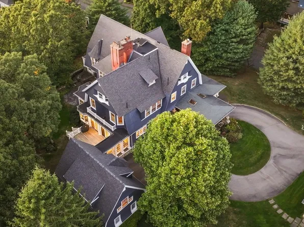 51 Abbott Rd, Wellesley, MA 02481