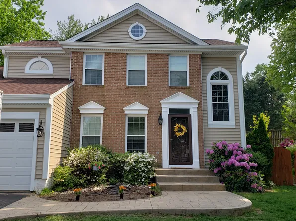 2 Quiet Brook Ct, Stafford, VA 22554