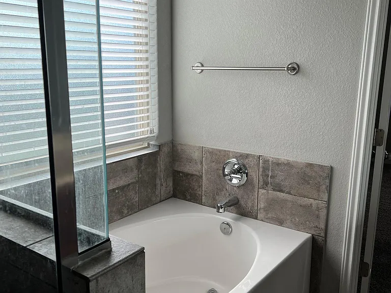 8119 Redbrush — Photo 32