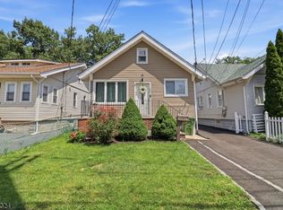 621 Spruce St, Roselle Boro, NJ 07203