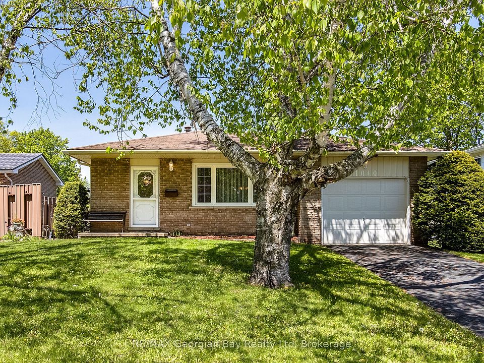 1st image of 1010 Glen Eagles Cres