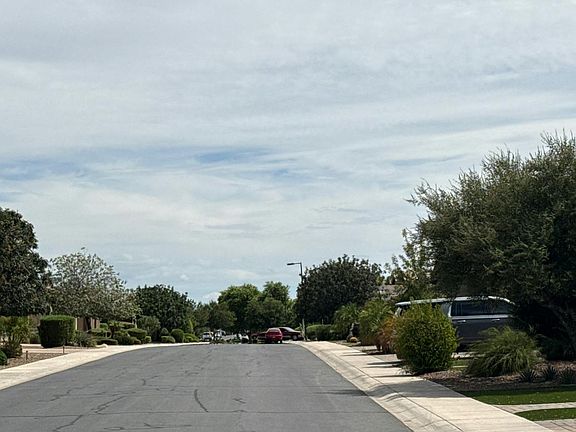 4th image of 683 W Tallow Tree Ave