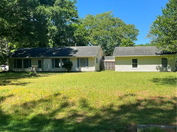 5 Landing Cir, Williamsburg, VA 23188