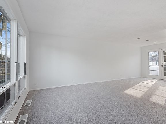 2nd image of 1927 Willow Hill Ct #1927