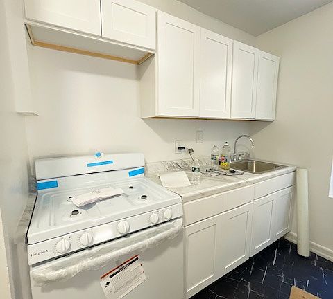 3rd image of 615 E 16th St Floor 1