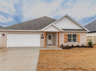 273 S Maroon St, Fayetteville, AR 72704