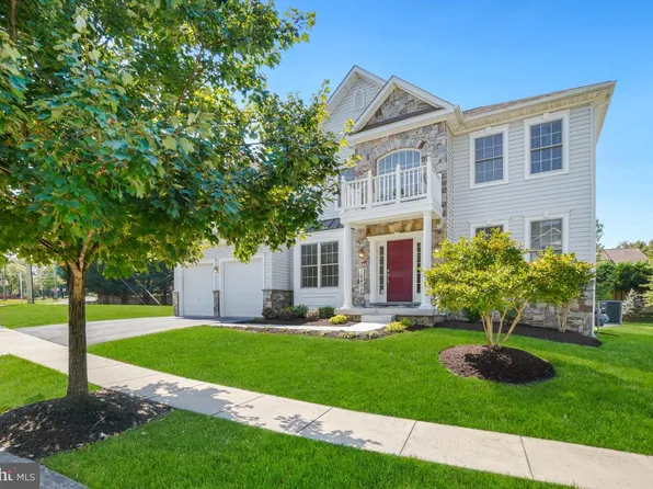 18400 Forest Crossing Ct, Olney, MD 20832