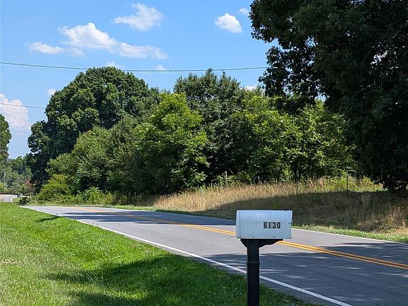 3rd image of 6010 Miller Rd #2