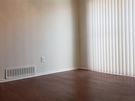 3rd image of 8916 Greenmound Ave #8914