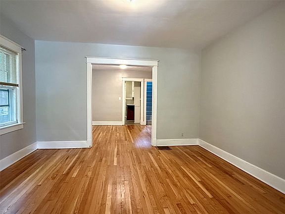 5th image of 69 Floral Ave