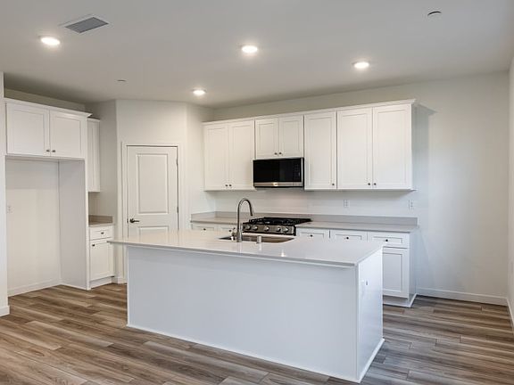 3rd image of 4048 N Rosalia Ave